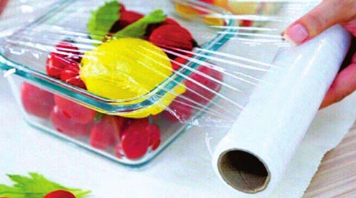 食品塑料保鮮膜透氣性能不達標(biāo)，內(nèi)部密封的食物仍然會發(fā)霉變質(zhì)